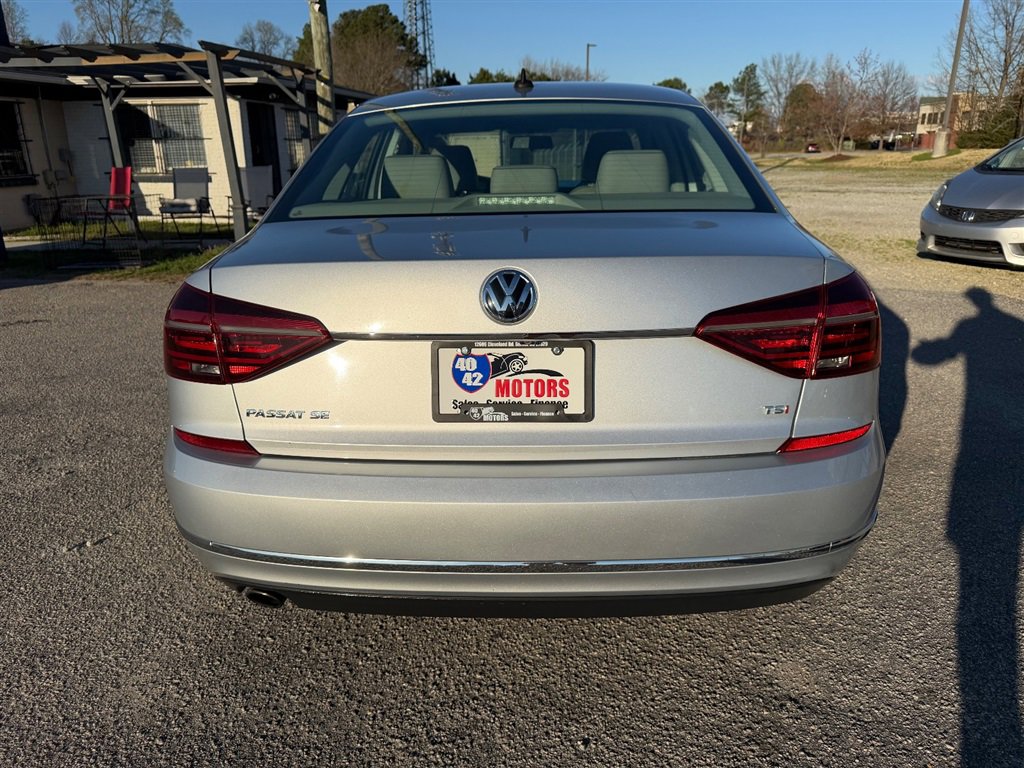 Used 2017 Volkswagen Passat 1.8T SE w/ SE Lighting Package FWD image 4