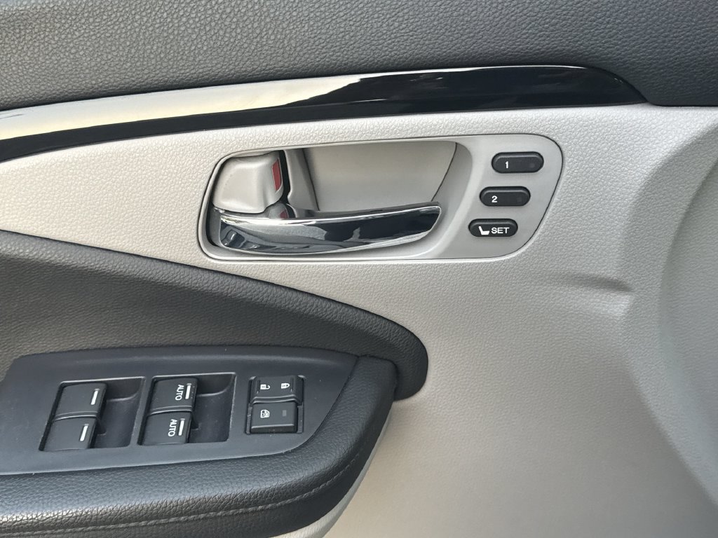 Used 2019 Honda Pilot Touring image 15
