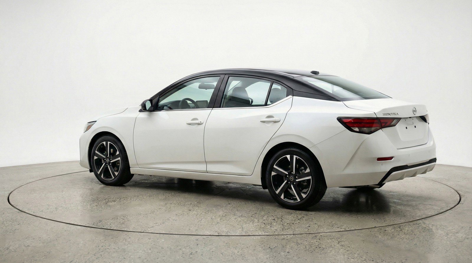 Used 2025 Nissan Sentra SV image 6