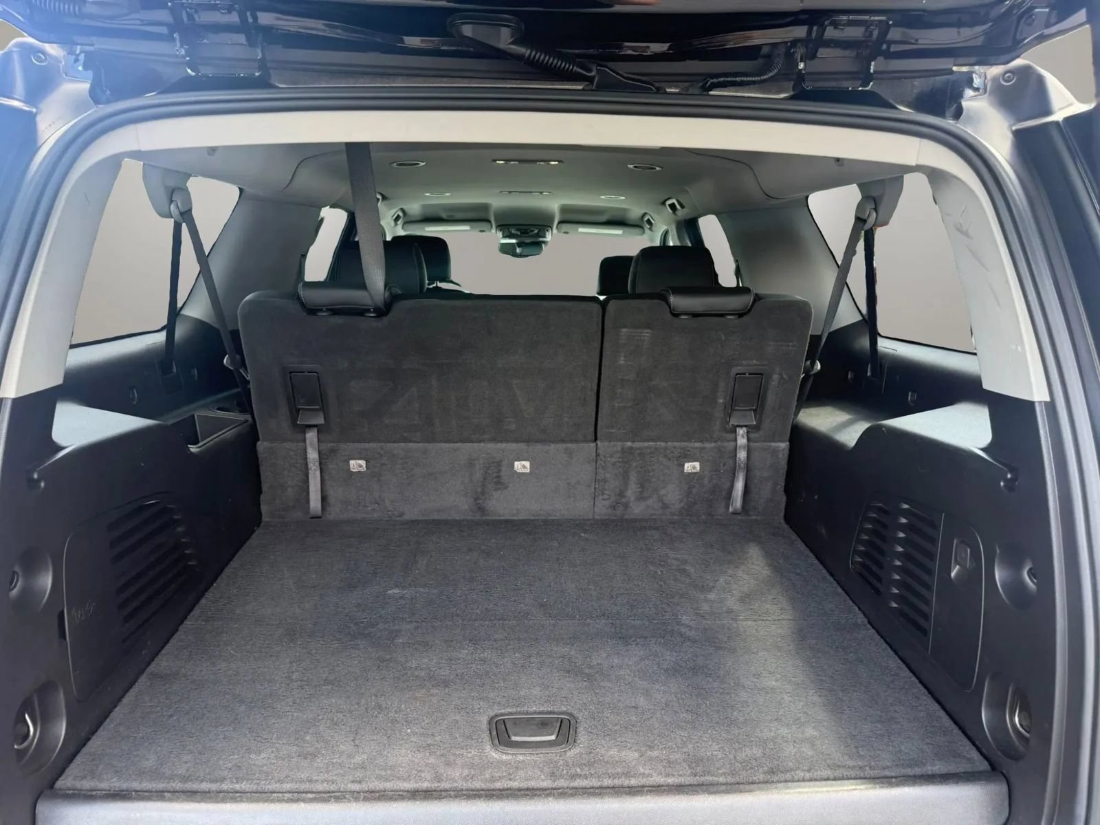 Used 2019 Chevrolet Suburban LT AWD/4WD image 38