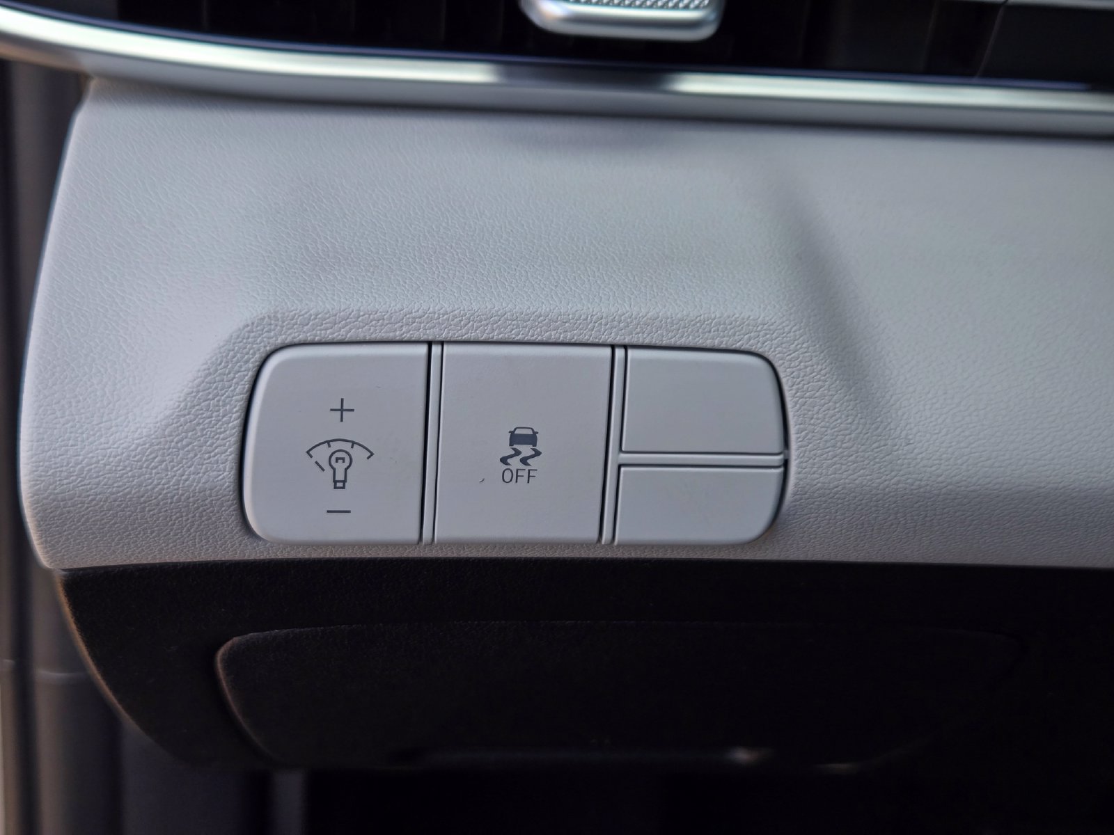 New 2026 Hyundai Elantra Limited FWD image 15