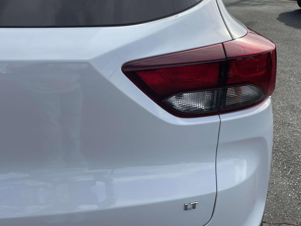 Used 2025 Chevrolet TrailBlazer LT image 13