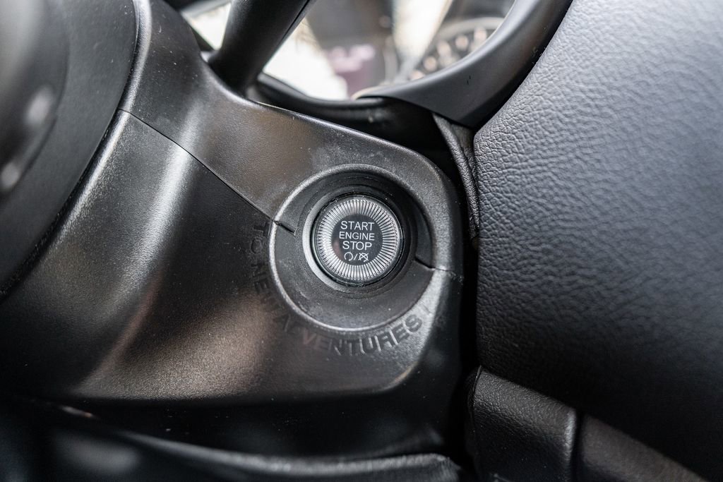 Used 2023 Jeep Renegade Latitude w/ Premium Group AWD/4WD image 24