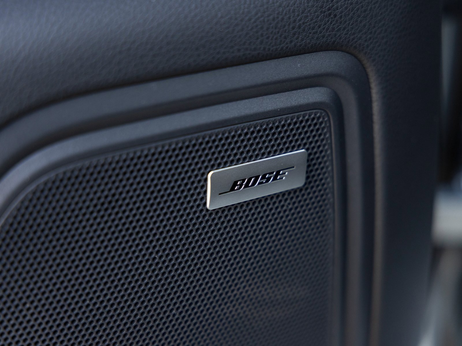 Certified 2025 Porsche Macan image 24