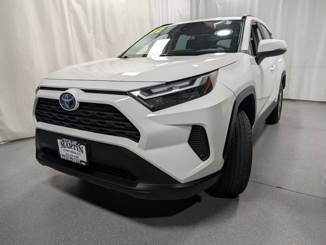 Used 2022 Toyota RAV4 XLE w/ Convenience Package AWD/4WD image 7