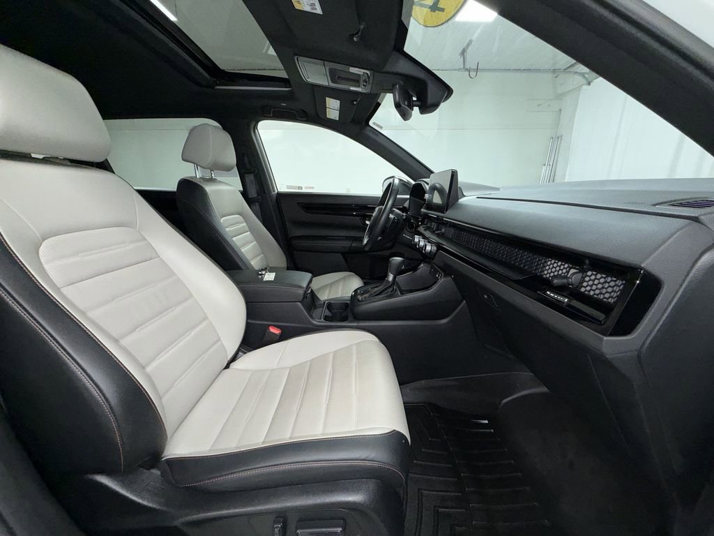 Used 2024 Honda CR-V Sport Touring image 11