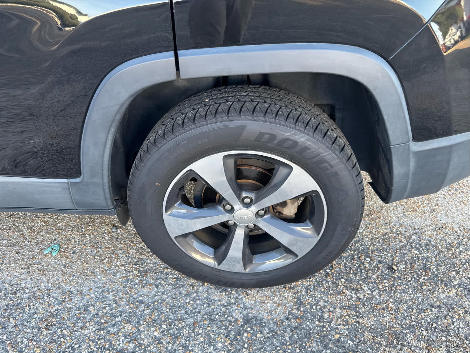 Used 2019 Jeep Cherokee Limited FWD image 16