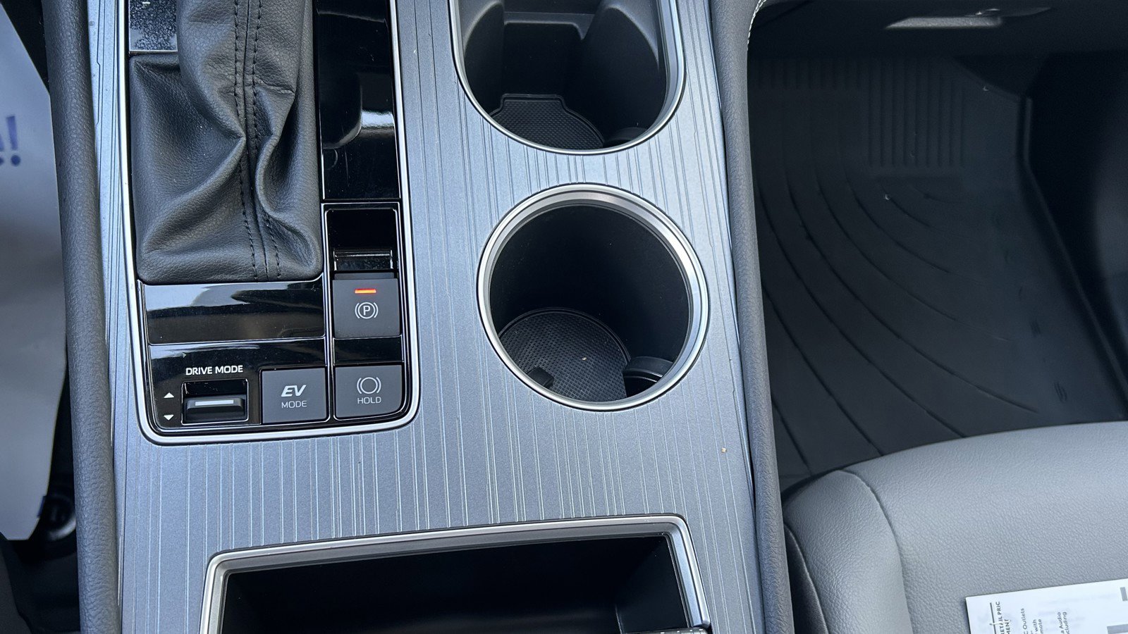 Used 2025 Toyota Sienna XLE w/ XLE Plus Package image 31