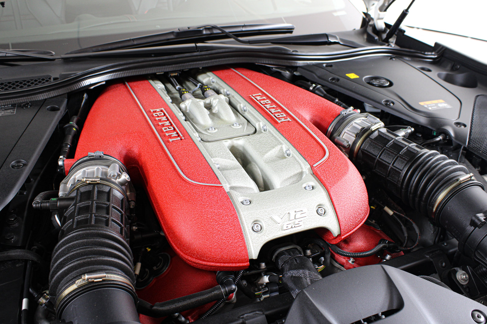 Used 2020 Ferrari 812 Superfast RWD image 65