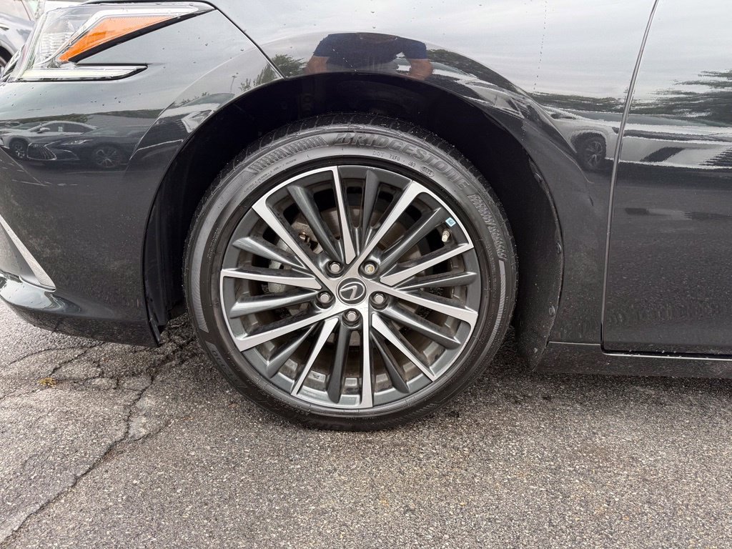 Certified 2023 Lexus ES 300h w/ Premium Package FWD image 25