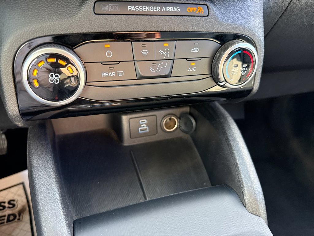 Used 2022 Ford Escape SE FWD image 18