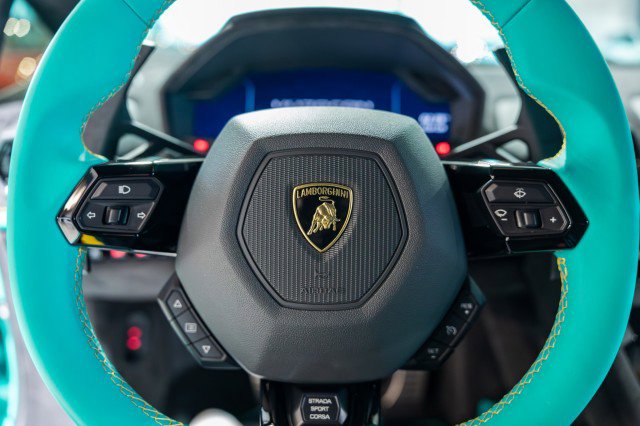 Used 2024 Lamborghini Huracan Tecnica image 22