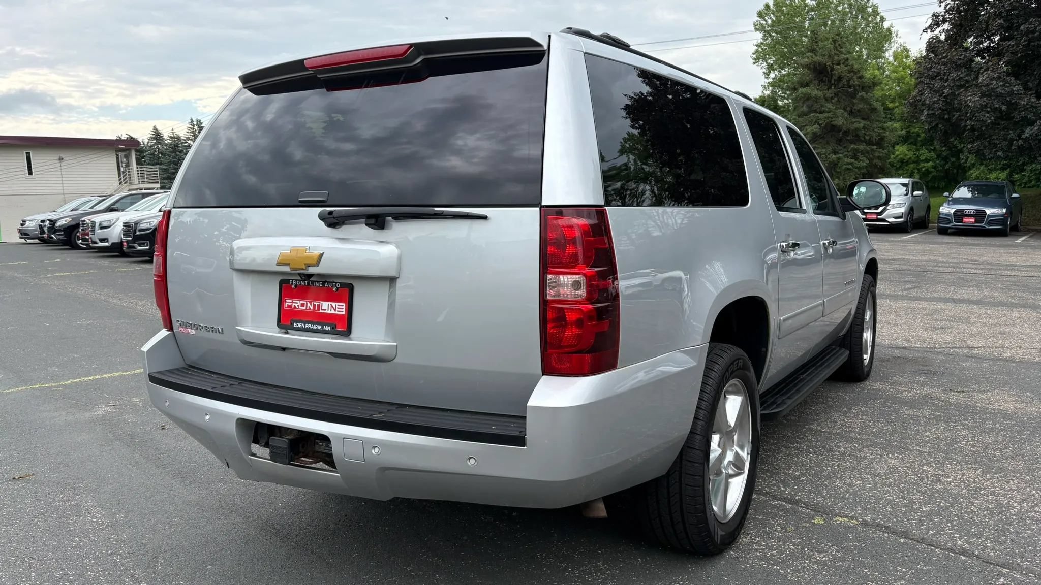 Used 2014 Chevrolet Suburban LS w/ All-Star Edition AWD/4WD image 9