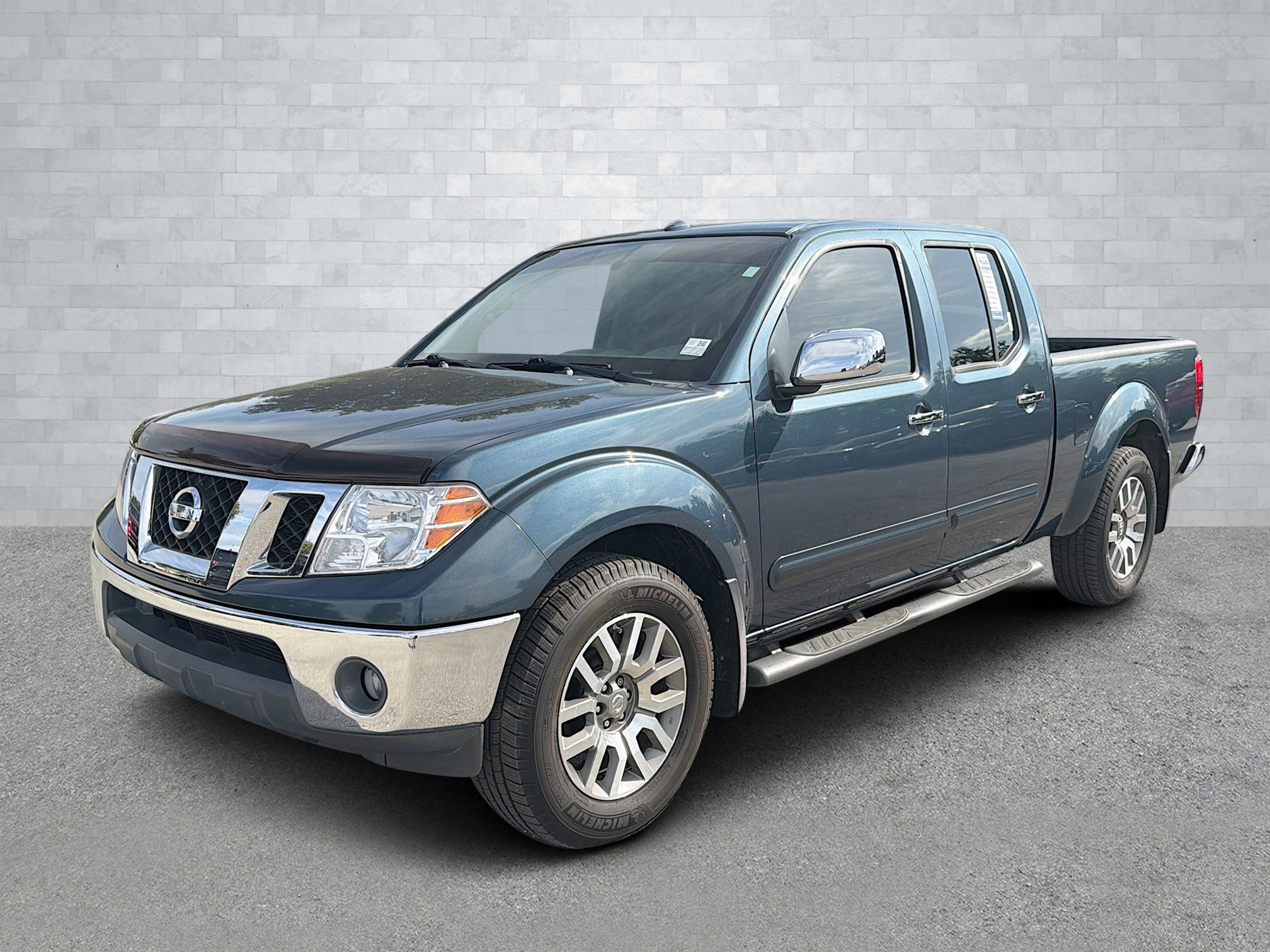 Used 2013 Nissan Frontier SL w/ Moonroof Pkg image 8