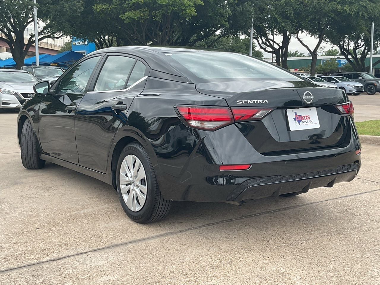 Used 2025 Nissan Sentra S FWD image 7
