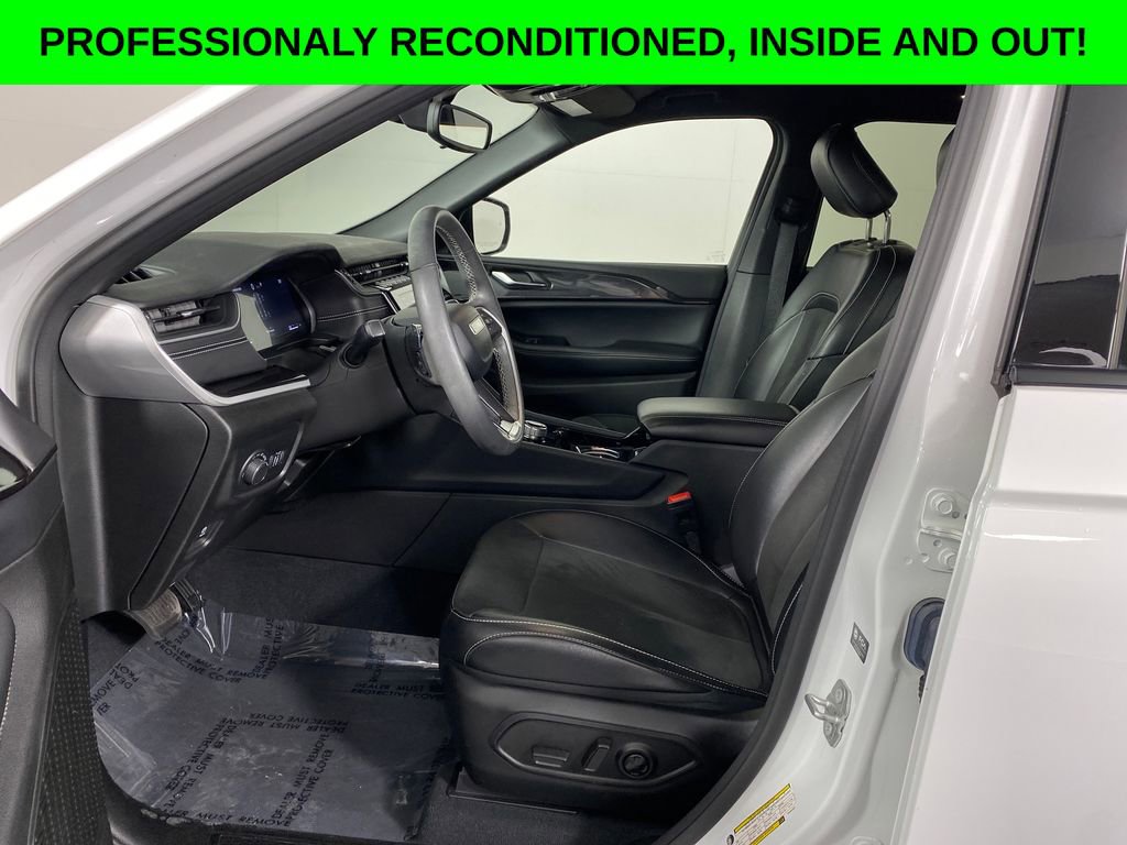 Used 2023 Jeep Grand Cherokee Altitude image 7