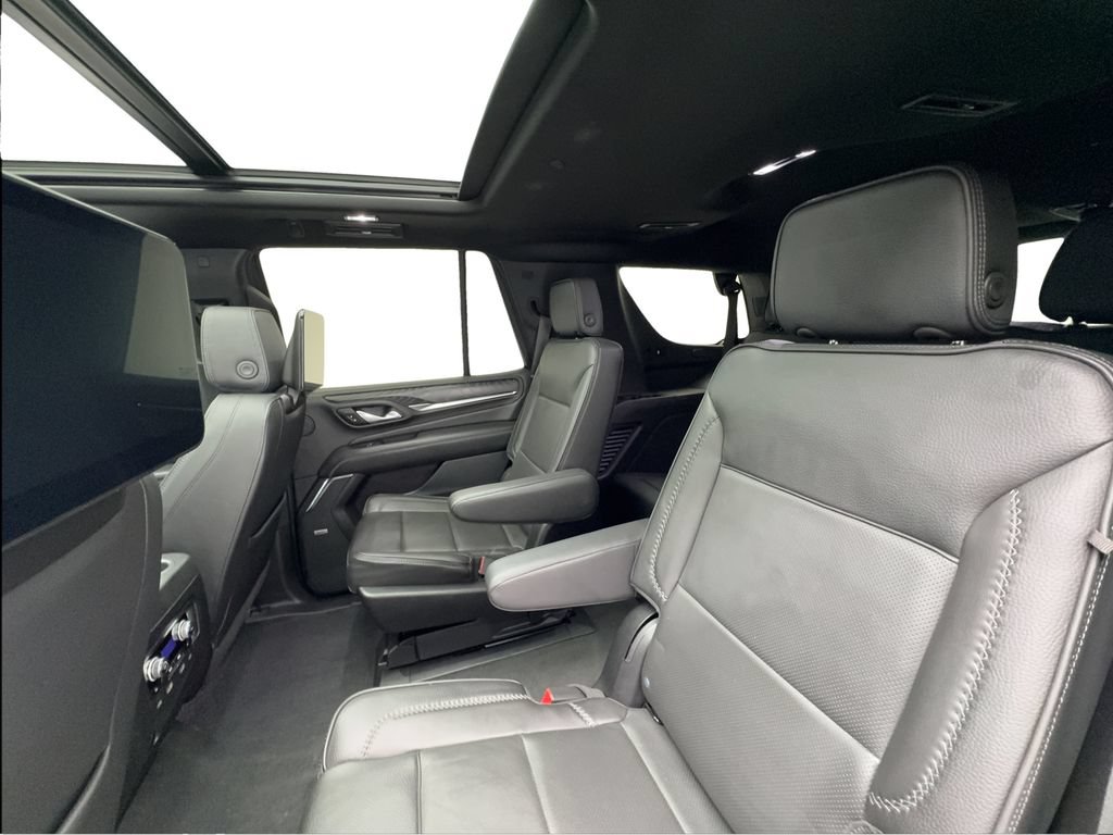 Used 2024 GMC Yukon Denali w/ Advanced Technology Package AWD/4WD image 26