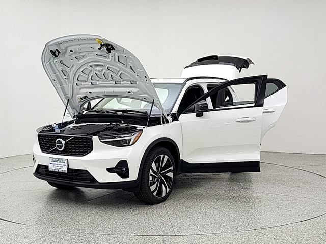 New 2026 Volvo XC40 B5 Ultra w/ Protection Package Premier AWD/4WD image 9