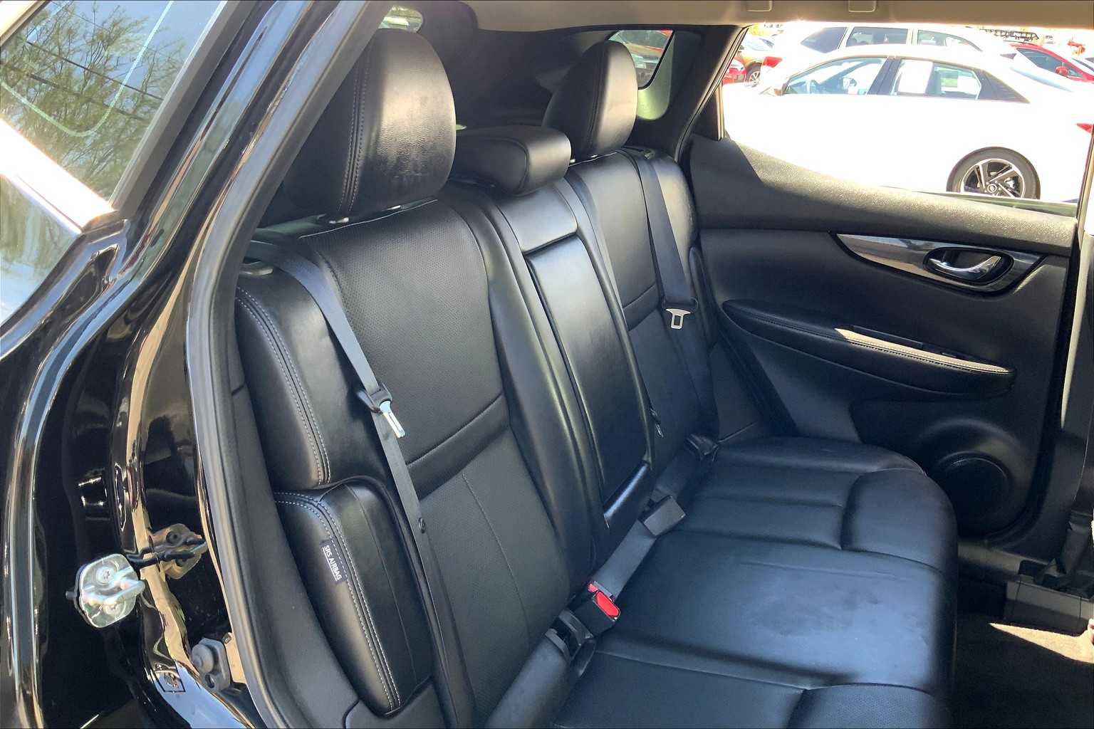 Used 2022 Nissan Rogue Sport SL image 33