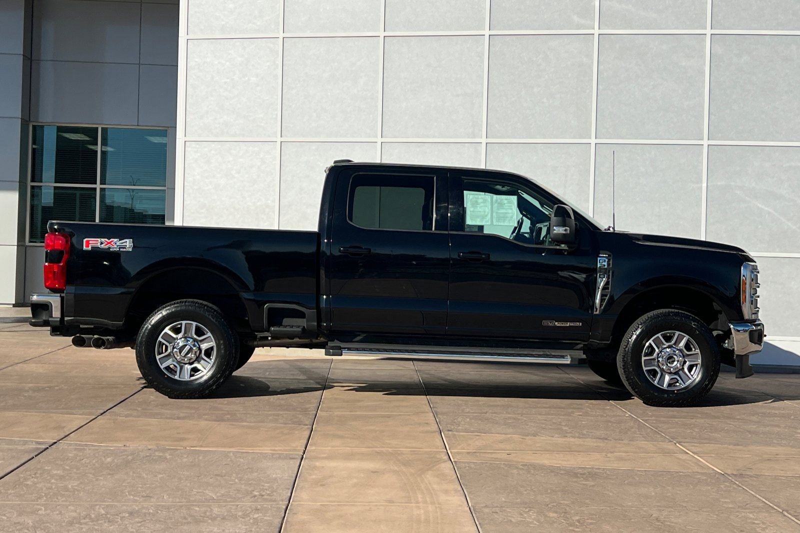 Used 2023 Ford F250 Lariat w/ FX4 Off-Road Package image 3