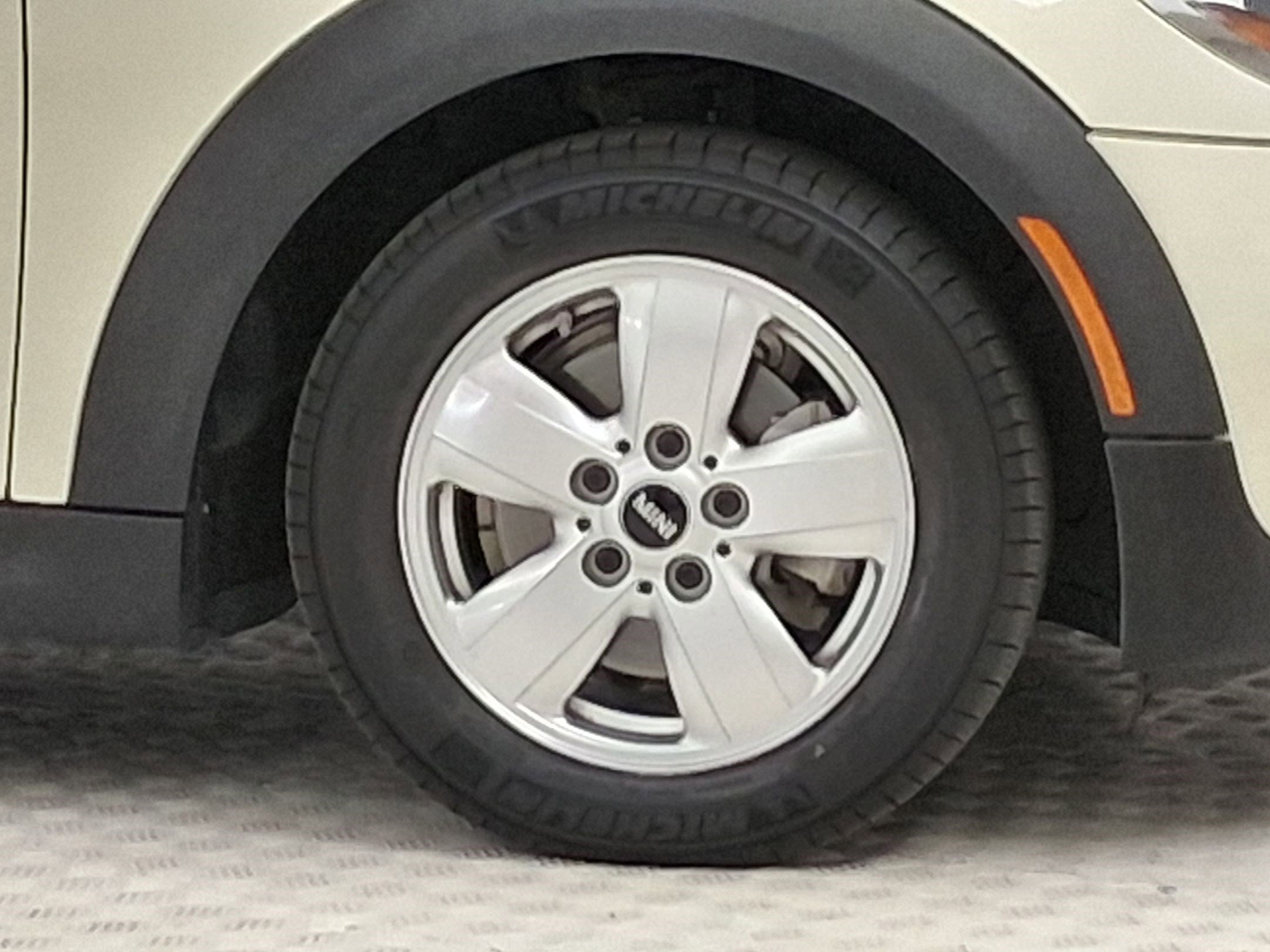 Certified 2015 MINI Cooper 2-Door Hardtop image 10