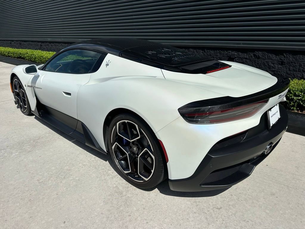 Used 2023 Maserati MC20 Coupe RWD image 3