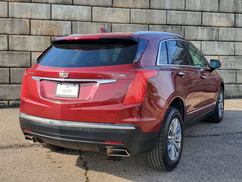 Used 2017 Cadillac XT5 Luxury w/ Driver Awareness Package FWD image 4