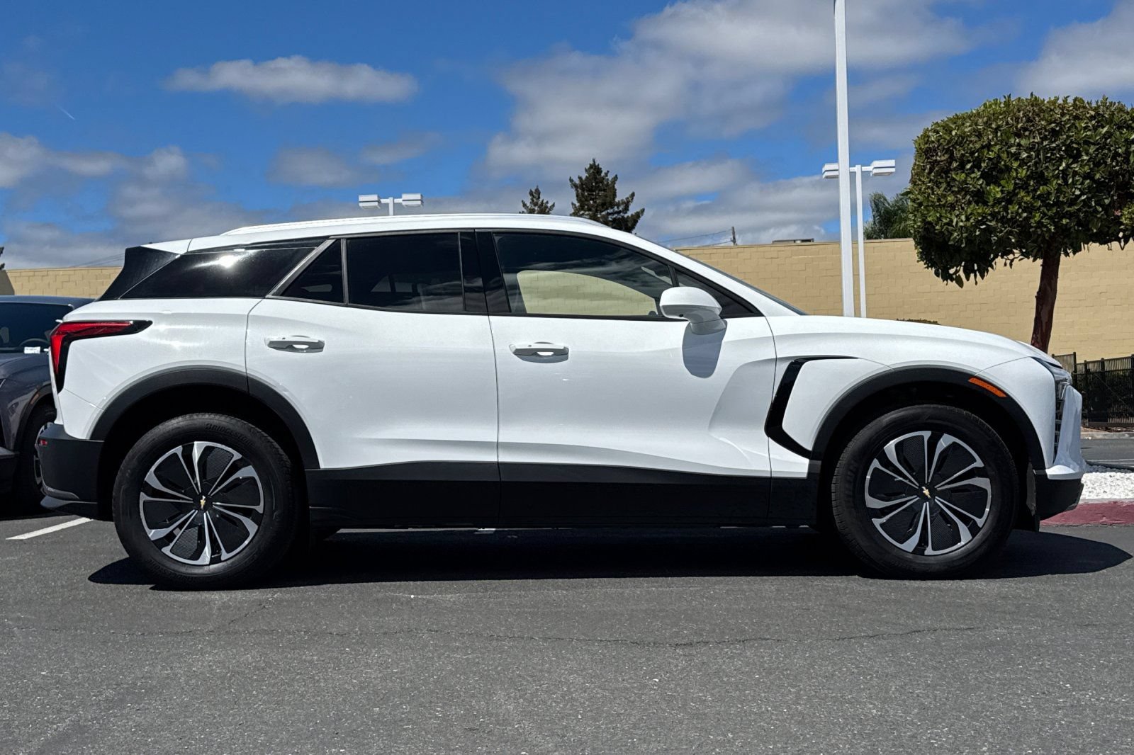 Used 2024 Chevrolet Blazer EV LT AWD/4WD image 4