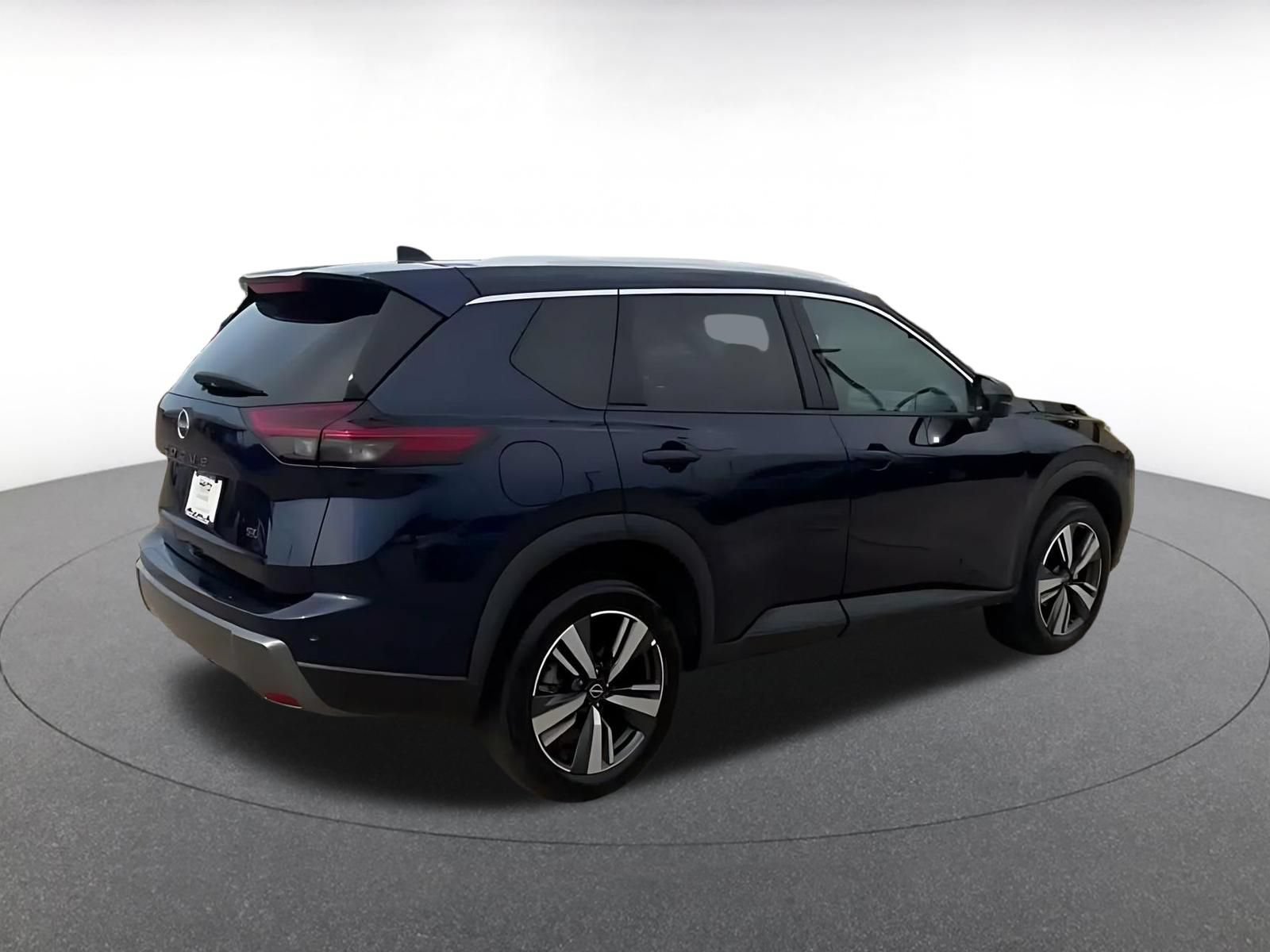 Used 2026 Nissan Rogue SL FWD image 14