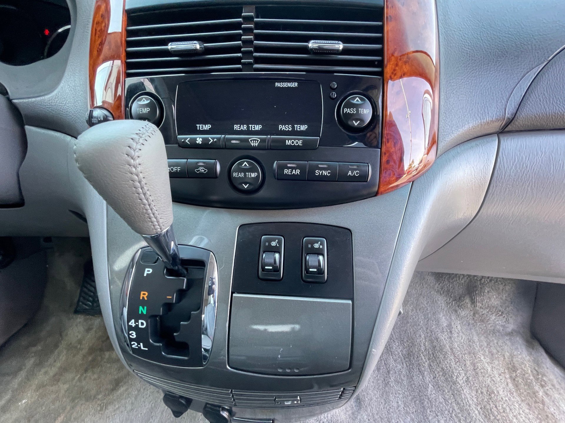 Used 2007 Toyota Sienna XLE FWD image 17