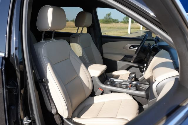 Used 2022 Chevrolet Traverse Premier FWD image 18