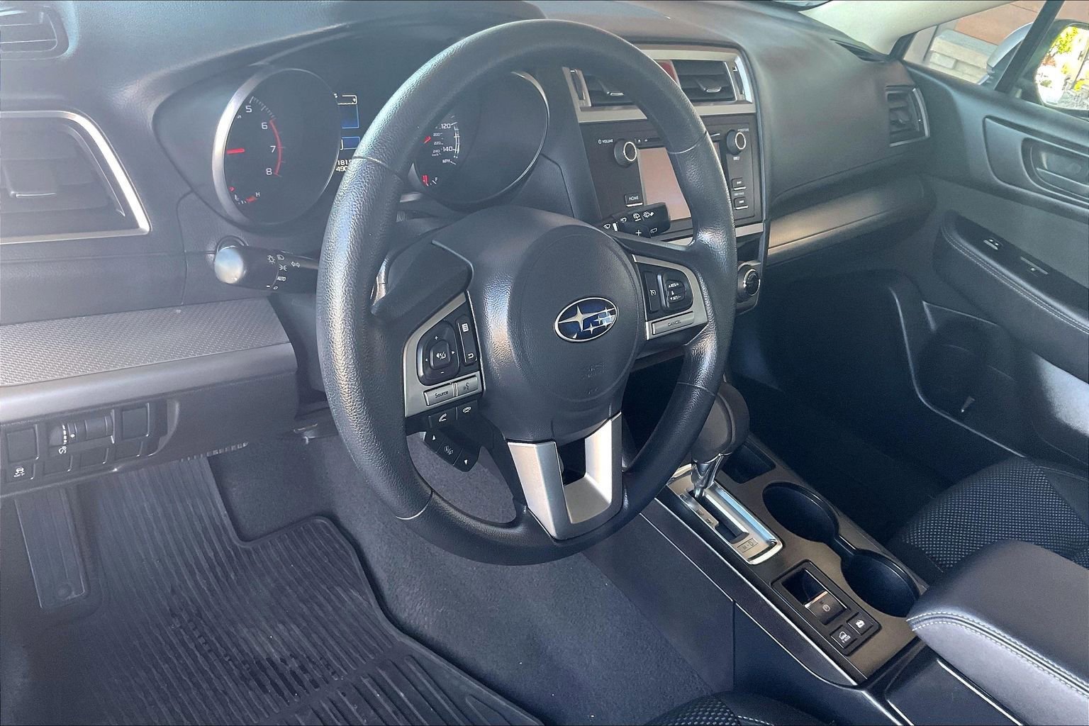 Used 2017 Subaru Outback 2.5i AWD/4WD image 14