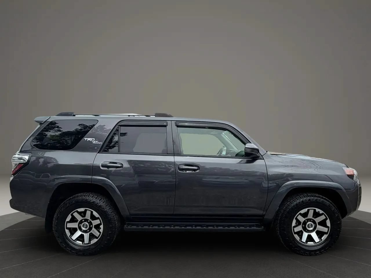 Used 2017 Toyota 4Runner TRD Off-Road AWD/4WD image 10