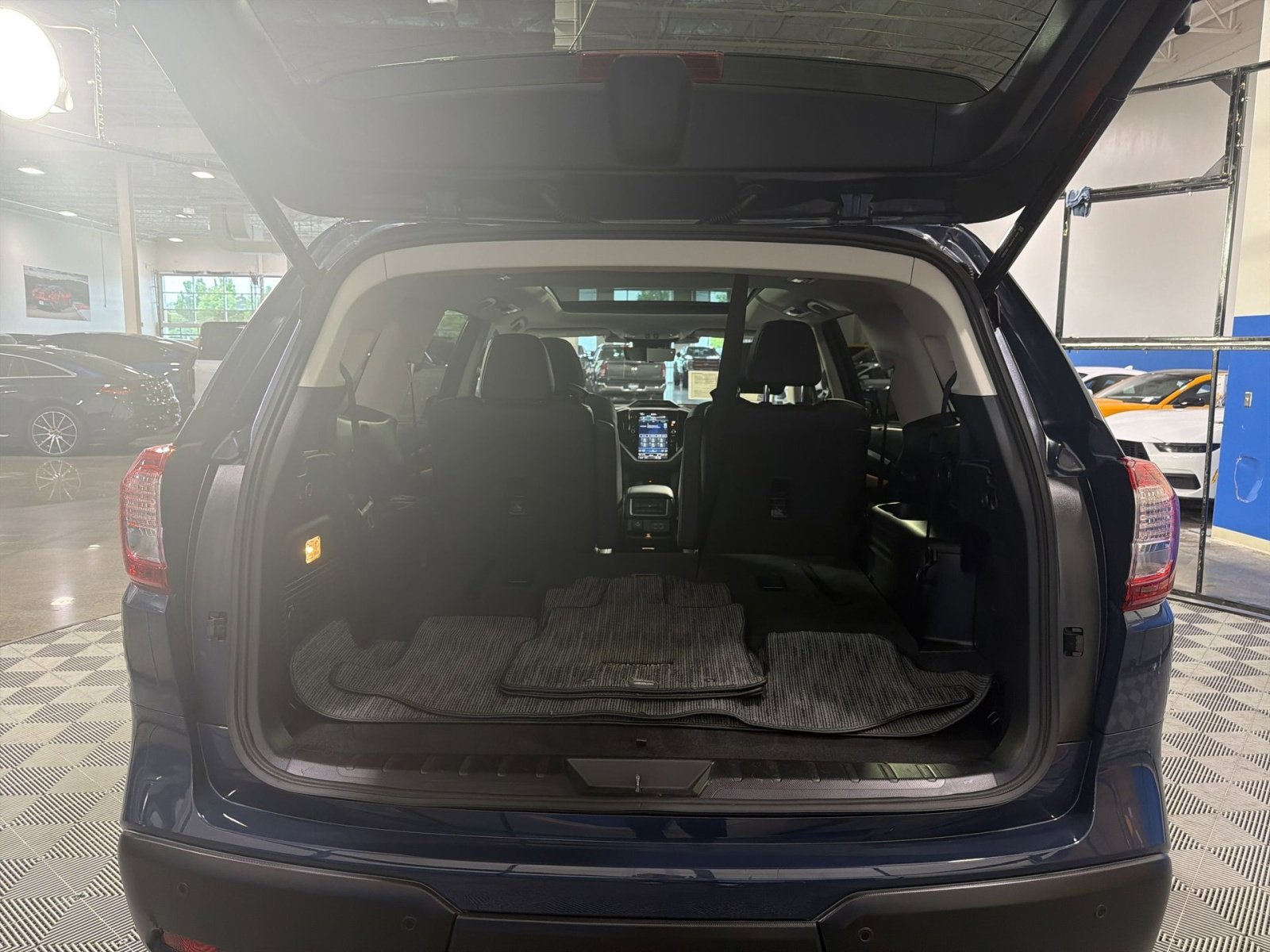 Used 2023 Subaru Ascent Touring AWD/4WD image 32
