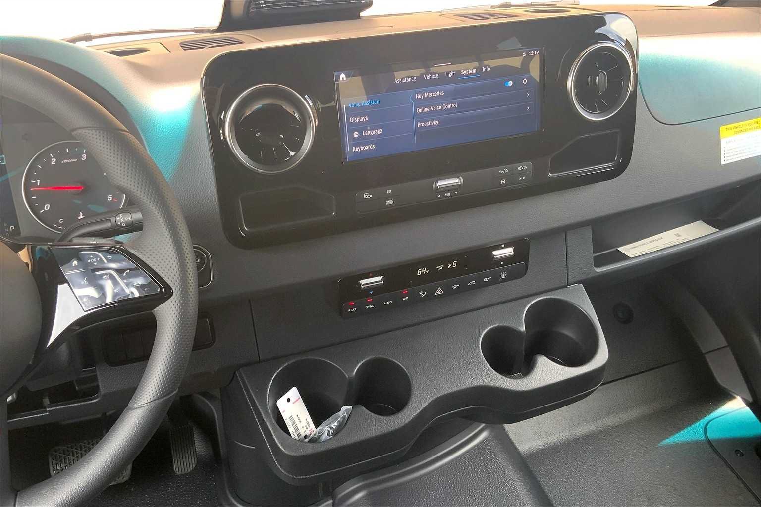 Used 2025 Mercedes-Benz Sprinter 2500 image 23