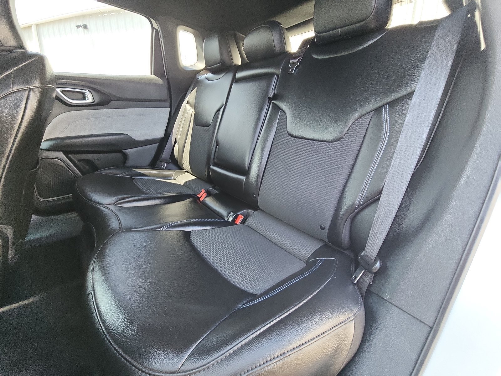 Used 2023 Jeep Compass Latitude AWD/4WD image 22
