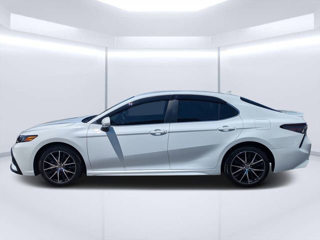 Used 2024 Toyota Camry SE FWD image 6