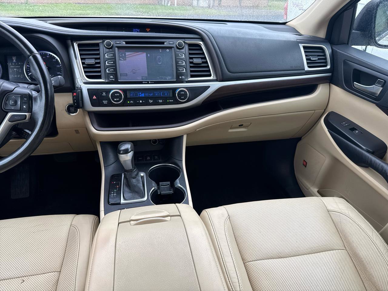 Used 2014 Toyota Highlander Limited Platinum AWD/4WD image 38