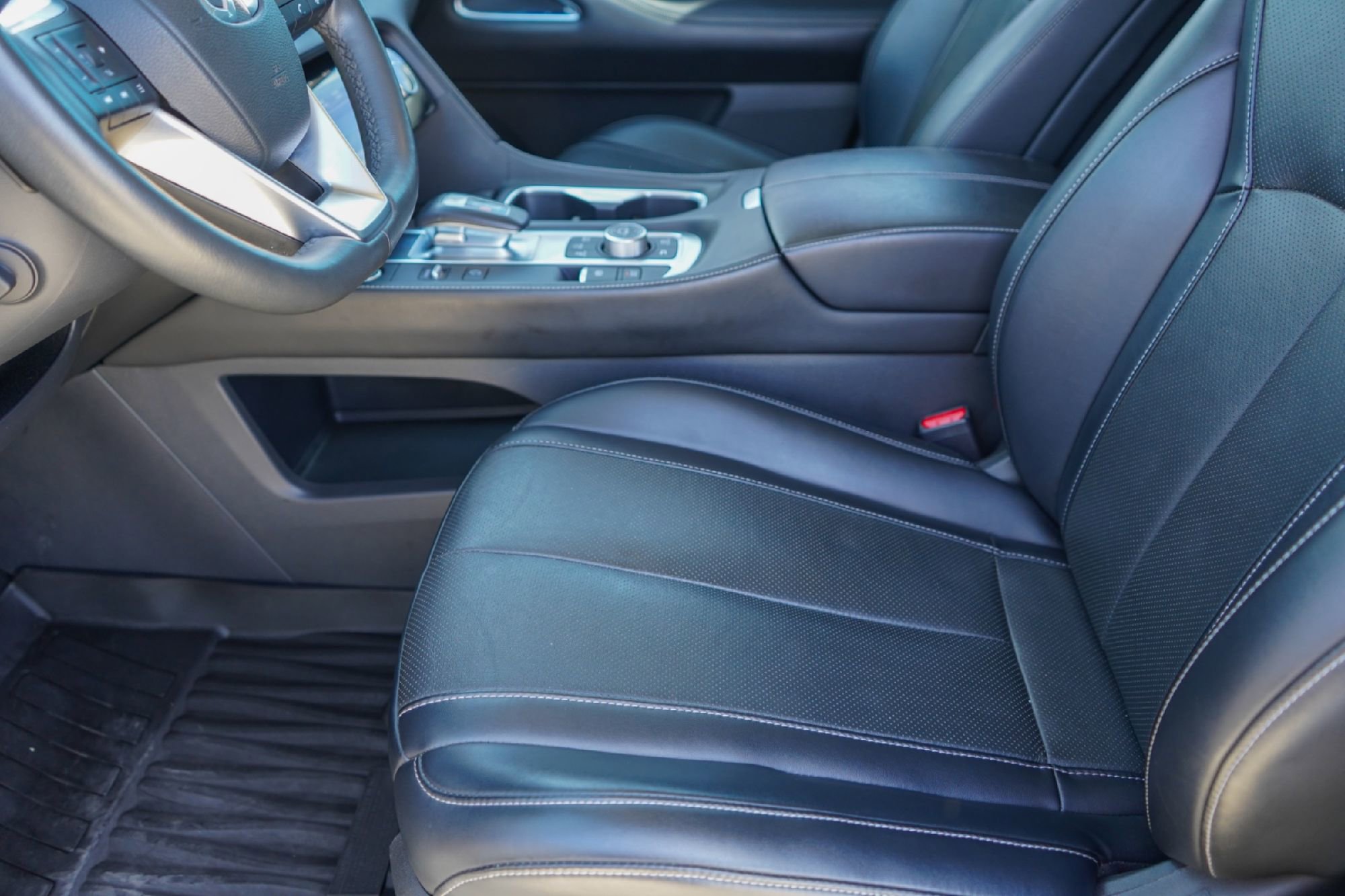 Certified 2023 INFINITI QX60 Luxe w/ Vision Package image 8