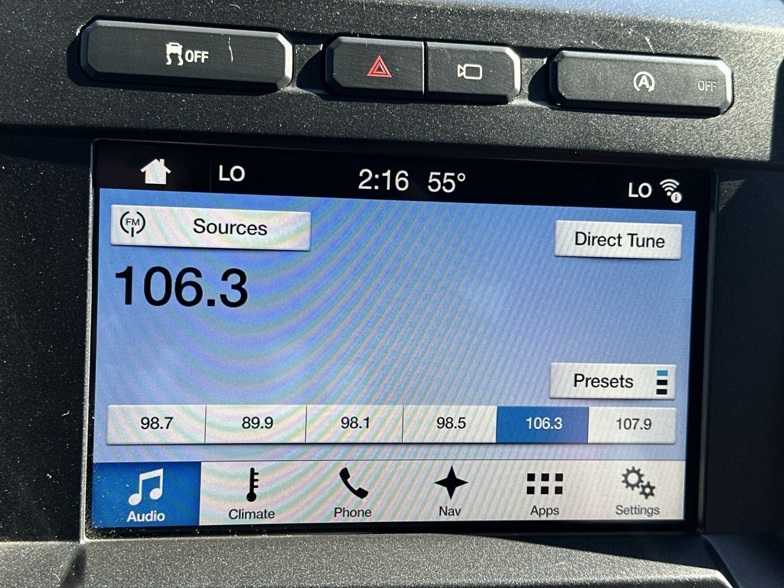 Used 2018 Ford F150 Lariat w/ Equipment Group 502A Luxury AWD/4WD image 19