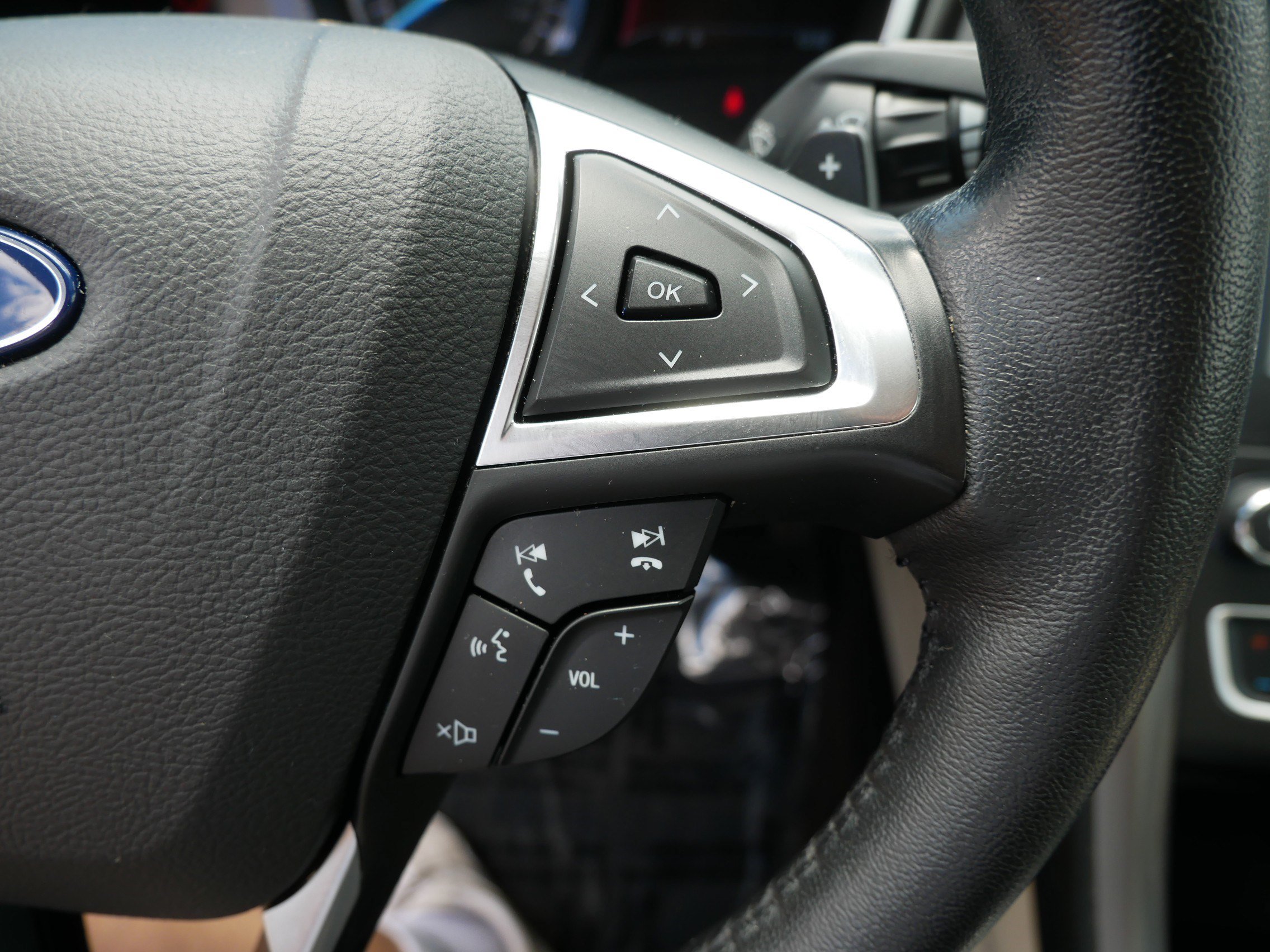 Used 2019 Ford Fusion SEL FWD image 29