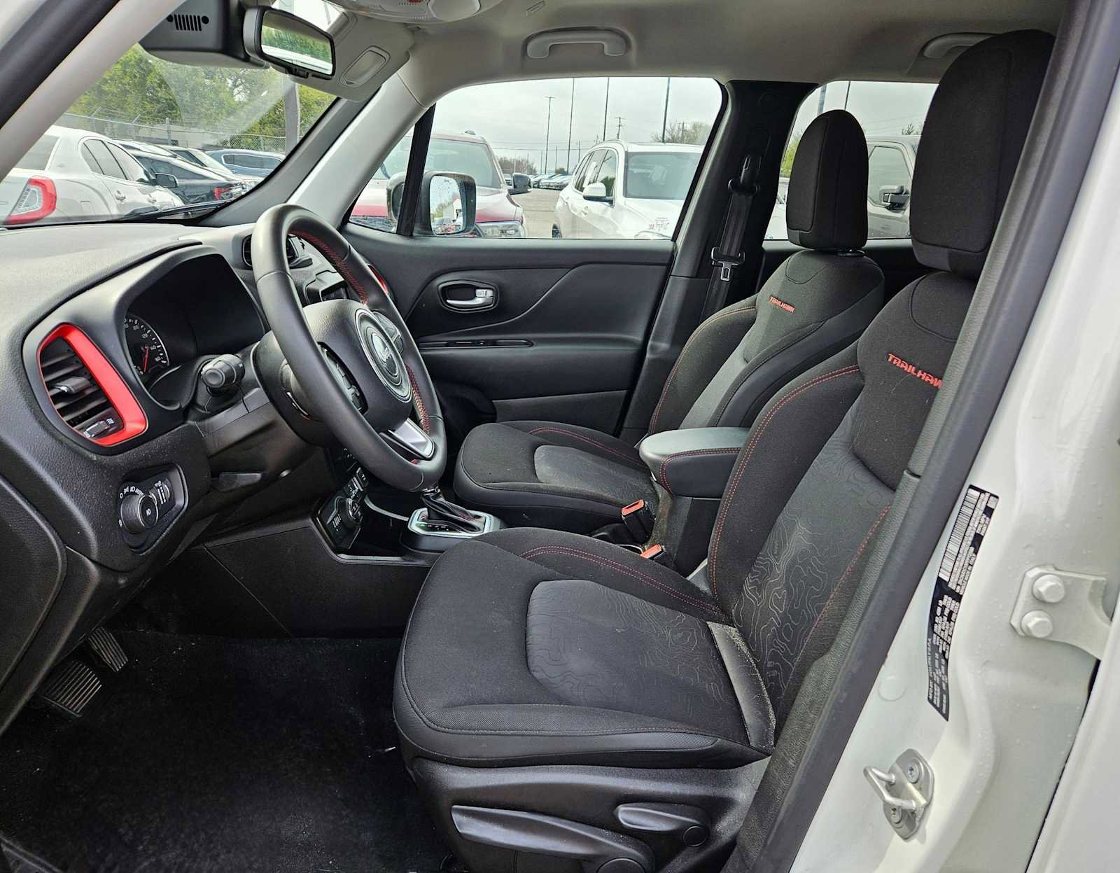 Used 2023 Jeep Renegade Trailhawk AWD/4WD image 17