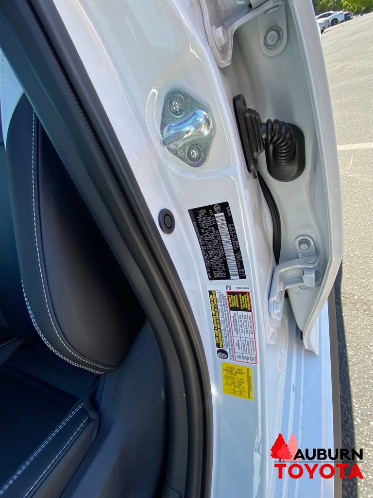 New 2026 Toyota Camry Hybrid AWD/4WD image 27