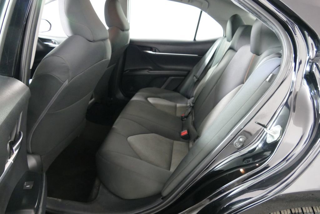 Used 2019 Toyota Camry LE FWD image 3