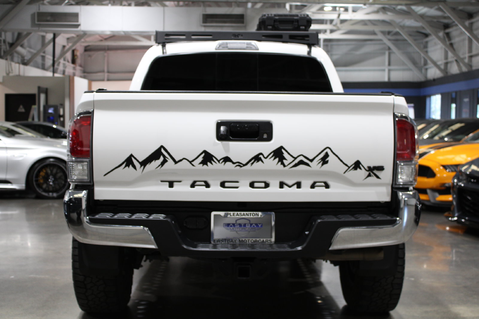 Used 2022 Toyota Tacoma TRD Off-Road AWD/4WD image 16