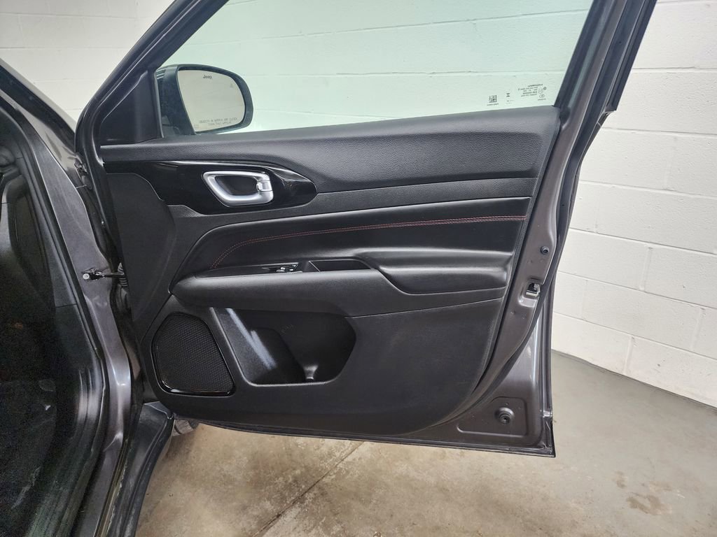 Used 2023 Jeep Compass Trailhawk image 29