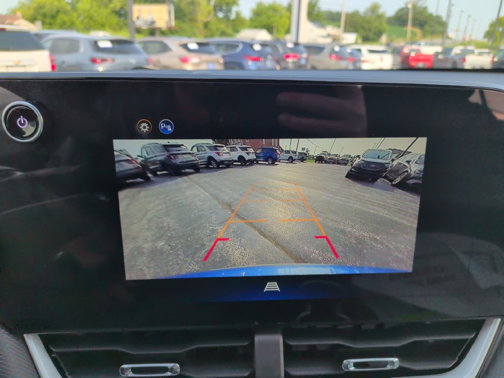 Used 2026 Chevrolet Equinox LT w/ LPO, Floor Liner Package FWD image 12