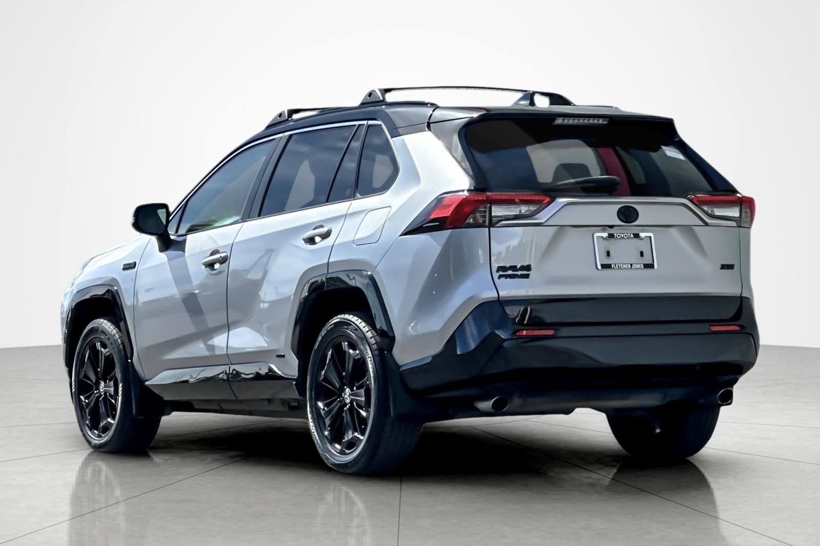 Used 2022 Toyota RAV4 XSE w/ Weather Package AWD/4WD image 3