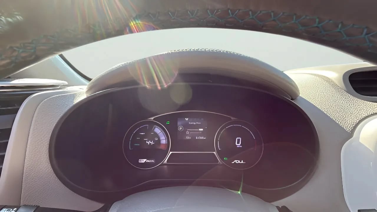 Used 2016 Kia Soul EV + w/ Sun & Fun Package FWD image 24