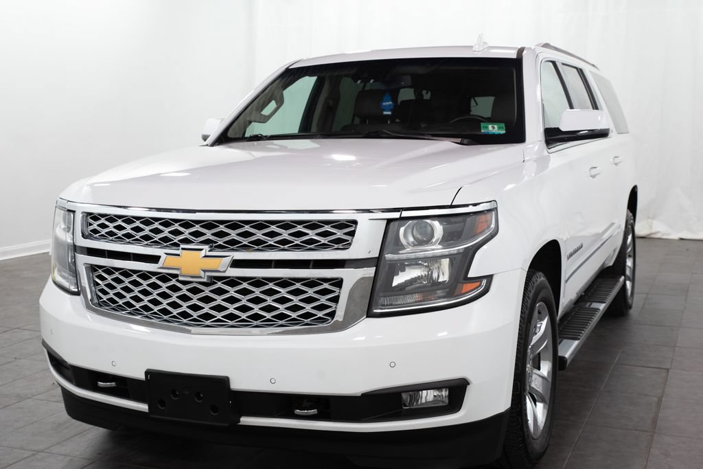 Used 2018 Chevrolet Suburban LT w/ LT Signature Package AWD/4WD image 4